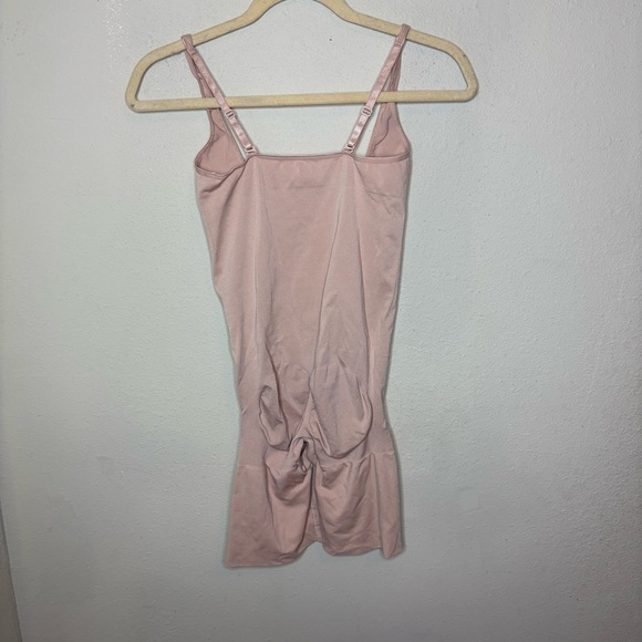 Assets by Spanx Open Bust Bodysuit Shapewear Size Large - Picture 6 of 6